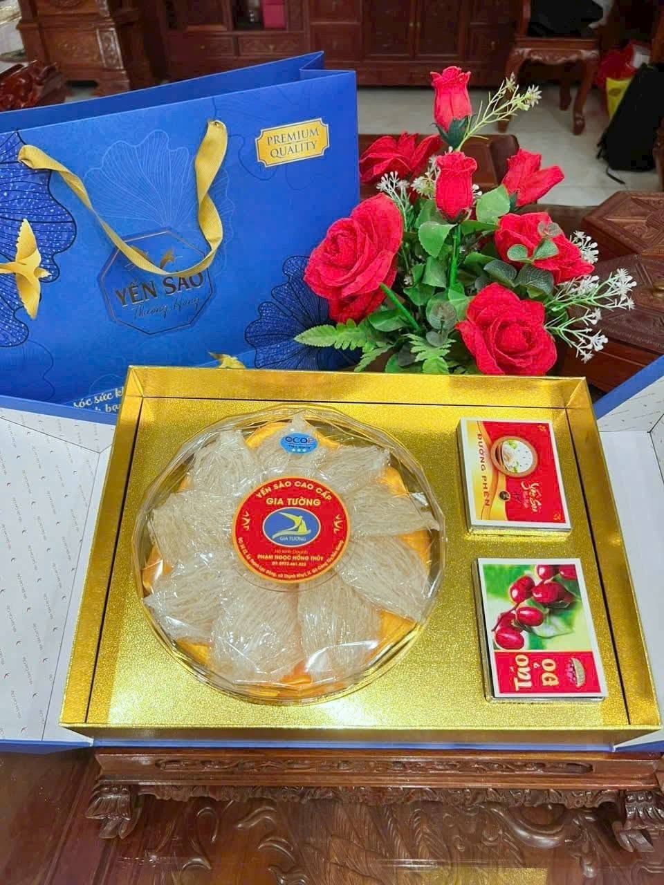 Hộp quà Yến Sào Gia Tường